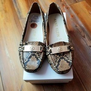 Anne Klein i flex Moccasin size 8M